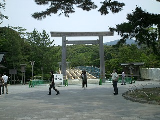 伊勢神宮　橋　建設中