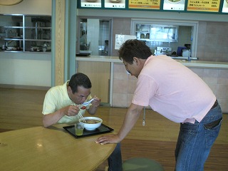 初ちゃん　ラーメン食べる